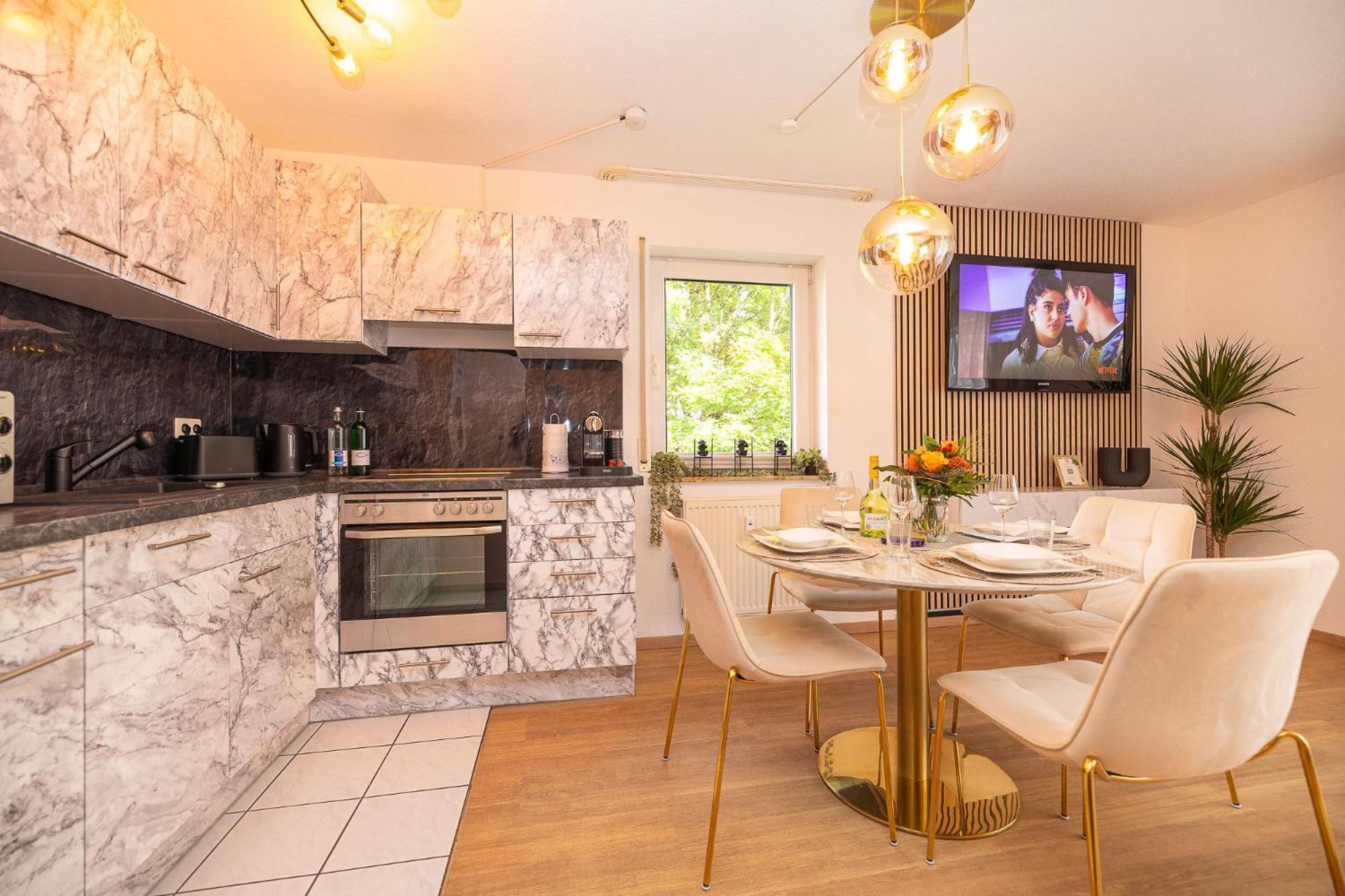 Biberach an der Riß Luxx Home Bc, Zentral - Fuer 4 Personen - Balkon - Parken - Voll Ausgestattete Kueche מראה חיצוני תמונה
